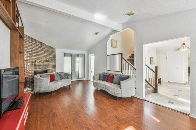 property at 12 Coralberry Rd