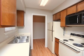 Breckinridge Vue in Duluth, GA - Foto de edificio - Interior Photo