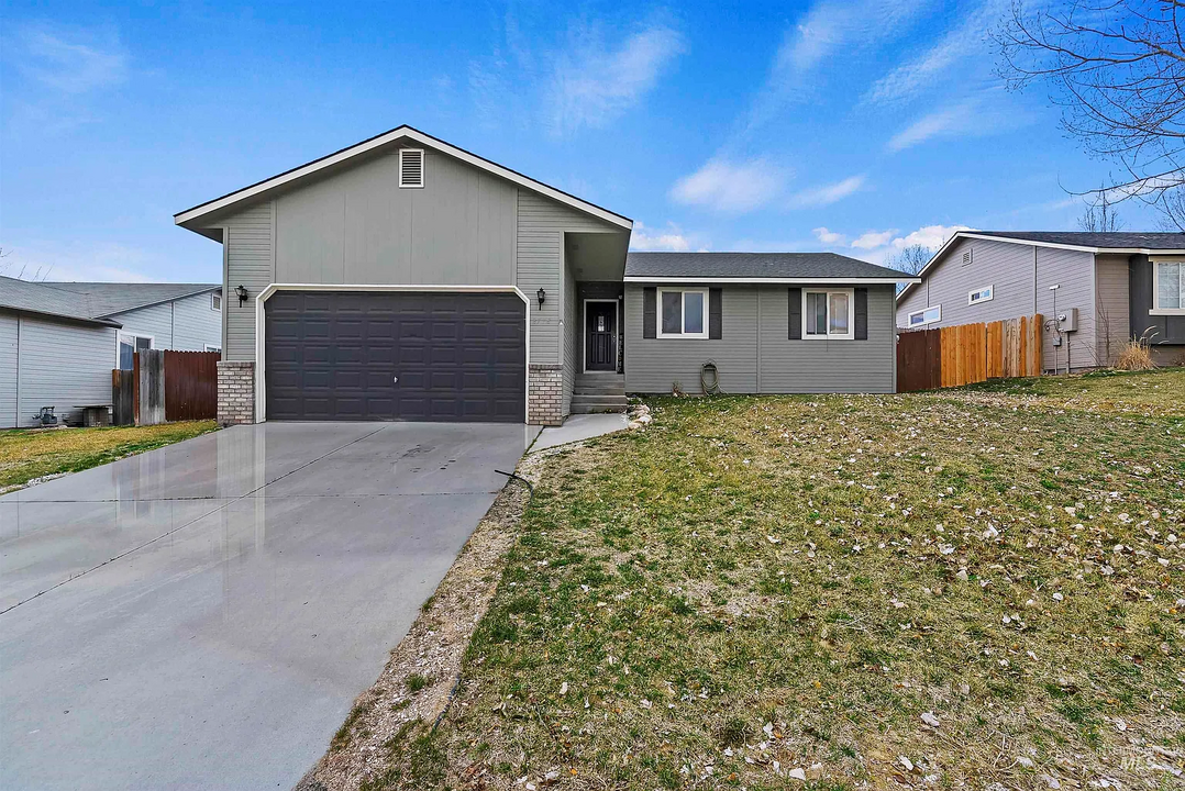 2718 Fox Pl in Nampa, ID - Building Photo