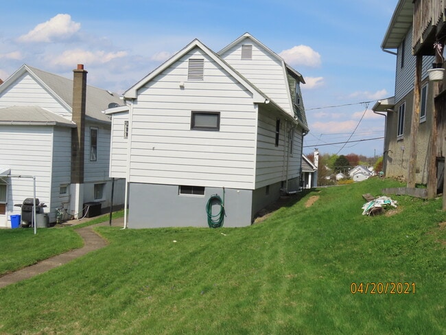 307 Center St in Wilkes-Barre, PA - Foto de edificio - Building Photo