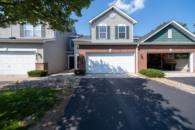 property at 8026 Stratford Cir S
