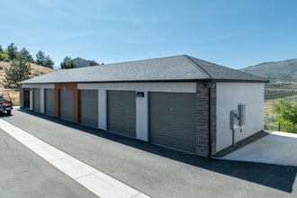 Canyon's Edge Apartments in Reno, NV - Building Photo - Building Photo