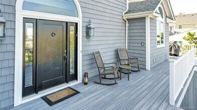 939 Dune Rd in Westhampton Beach, NY - Building Photo - Building Photo