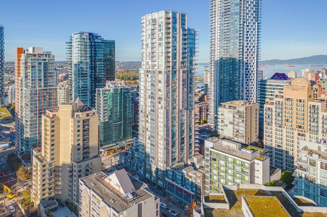 The Tate Downtown in Vancouver, BC - Building Photo - Building Photo