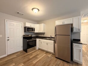 67 Aloha Cir in Sherwood, AR - Foto de edificio - Building Photo