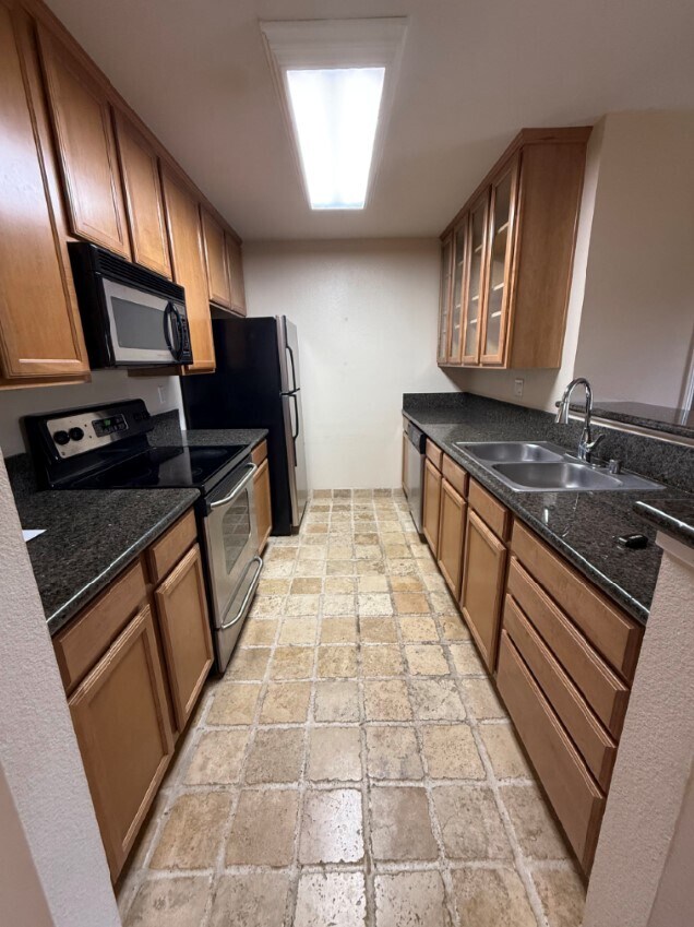 7120 Shoreline Dr, Unit 2208 in San Diego, CA - Building Photo - Building Photo