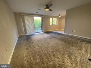 10424 Rockville Pike in North Bethesda, MD - Building Photo - Building Photo