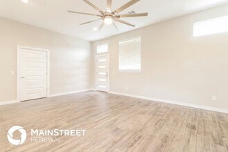 11340 Paradise Out Ln in Oklahoma City, OK - Foto de edificio - Building Photo