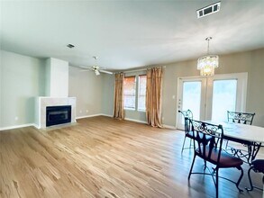 2100 Pipers Field Dr in Austin, TX - Building Photo - Building Photo