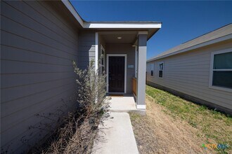 221 Comancheros Rd in Jarrell, TX - Building Photo - Building Photo