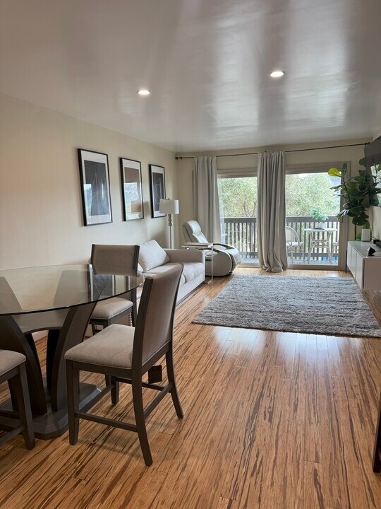 6202 Friars Rd, Unit The Bluffs Fashion Valley in San Diego, CA - Foto de edificio