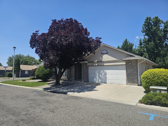 property at 2492 E Harbor Cir