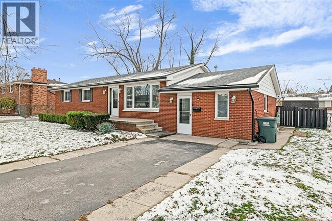 310 Superior St in Windsor, ON - Building Photo - Building Photo