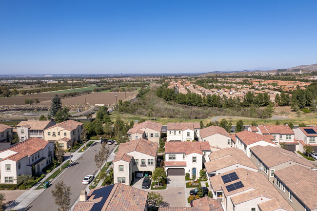 Legado in Irvine, CA - Foto de edificio - Building Photo