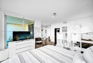 3451 NE 1st Ave in Miami, FL - Foto de edificio - Building Photo