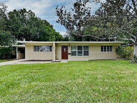 4504 S Clark Ave in Tampa, FL - Building Photo
