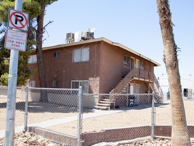 536 North Cir in Las Vegas, NV - Building Photo - Building Photo