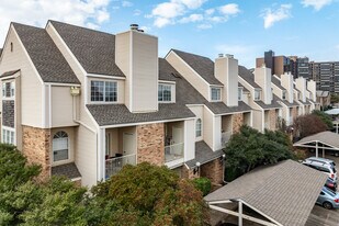 The Parkway Quarter in Dallas, TX - Building Photo