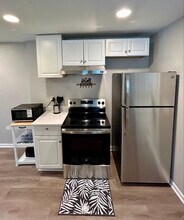1679 Lisbon Dr SW in Atlanta, GA - Building Photo - Building Photo