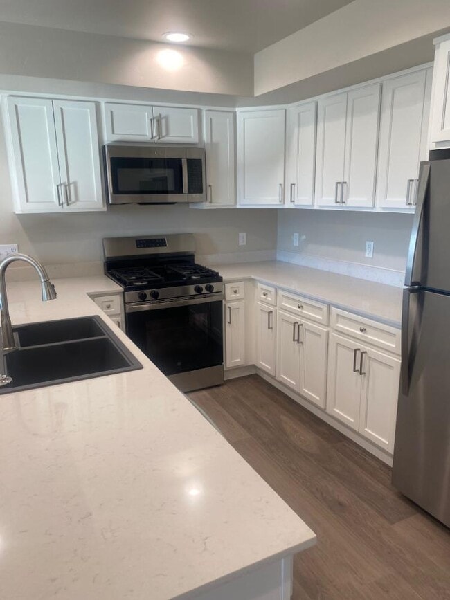 property at 4431 Deveraux Pl