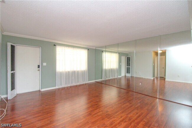 property at 729 Palm View Dr