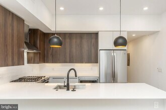 1601 Frankford Ave, Unit 2 in Philadelphia, PA - Foto de edificio - Building Photo