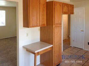 5217 Silvertip Dr in Kearns, UT - Building Photo - Building Photo
