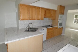 4955 16th Ave N in St. Petersburg, FL - Building Photo - Building Photo