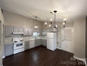 5919 Hunters Crossing Ln in Charlotte, NC - Building Photo - Building Photo