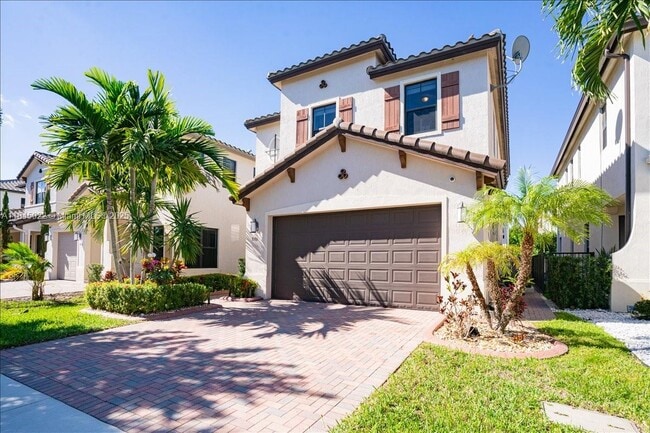 9786 W 34th Ave in Hialeah, FL - Foto de edificio - Building Photo