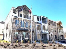 8121 Bromley Dr in Dallas, TX - Building Photo