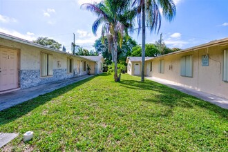 216 Nw 12th St in Pompano Beach, FL - Building Photo - Building Photo