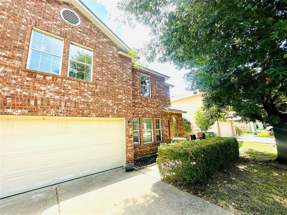 1709 Apollo Cir in Round Rock, TX - Building Photo