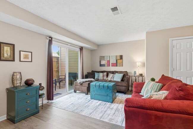 1108 S Barnett Shoals Rd in Athens, GA - Building Photo - Building Photo