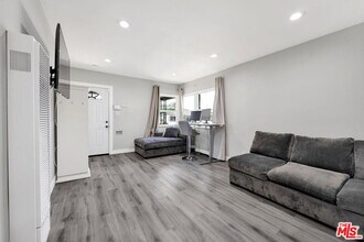 201 E 91st St in Los Angeles, CA - Building Photo - Building Photo