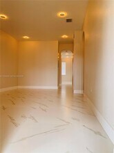 7050 NW 177th St in Hialeah, FL - Building Photo - Building Photo