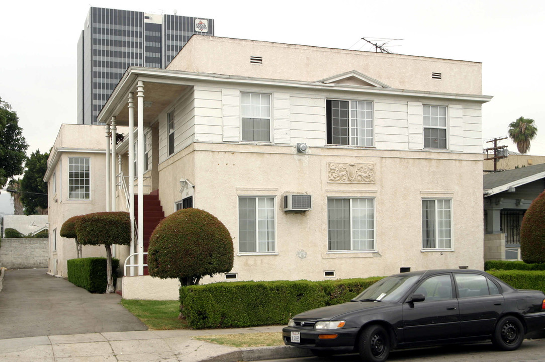 6259 De Longpre Ave in Los Angeles, CA - Foto de edificio