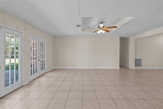 5818 Silver Frst Dr in Houston, TX - Building Photo - Building Photo