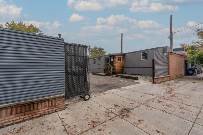 56 Coffey St in Brooklyn, NY - Foto de edificio - Building Photo