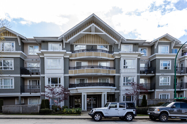 2288 Chesterfield Av in North Vancouver, BC - Building Photo - Building Photo