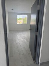 1091 E 17th St in Hialeah, FL - Building Photo - Building Photo