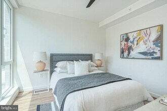 1301 Bainbridge St in Philadelphia, PA - Building Photo - Building Photo