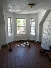 10 Flint St, Unit 2 in Lynn, MA - Building Photo - Building Photo