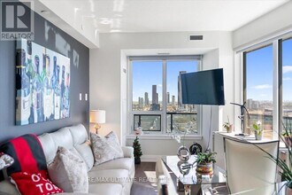 3600 Hwy 7 W in Vaughan, ON - Building Photo - Building Photo