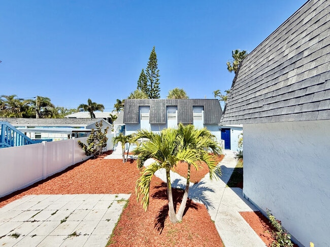 14125 Palm St in Madeira Beach, FL - Building Photo - Building Photo