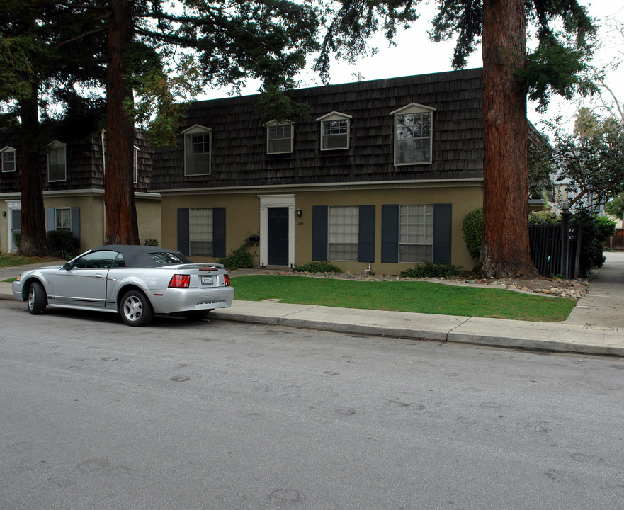 1247 Balboa Ct in Sunnyvale, CA - Foto de edificio