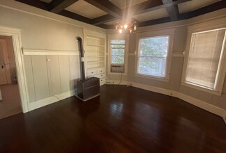 1710 1/2 16th St. in Sacramento, CA - Building Photo - Building Photo