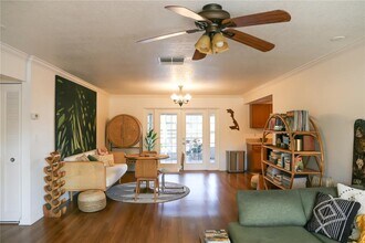 1810 Copper Kettle Ln in Dunedin, FL - Building Photo - Building Photo