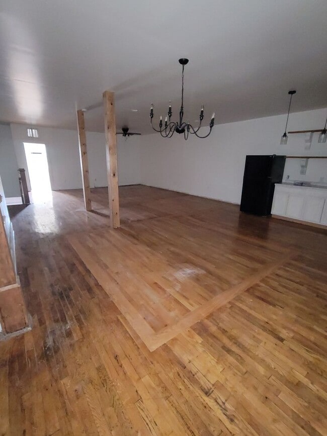 property at 1513 Front St