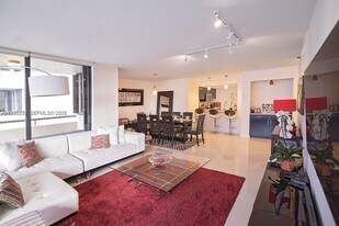 170 Ocean Ln Dr in Key Biscayne, FL - Building Photo